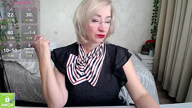 hunters woman online show from 10/23/25, 12:04