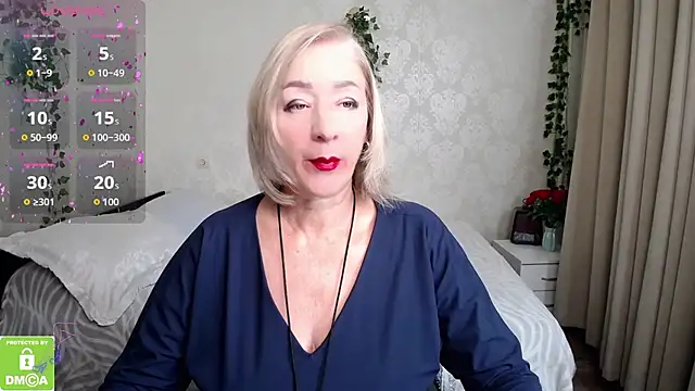 hunters woman online show from 10/27/25, 04:00