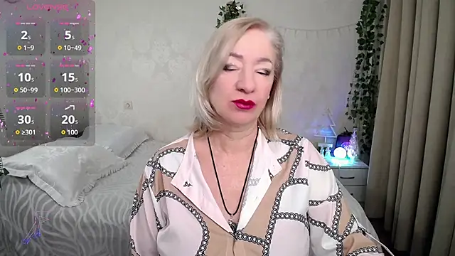 hunters woman online show from 12/15/25, 10:47