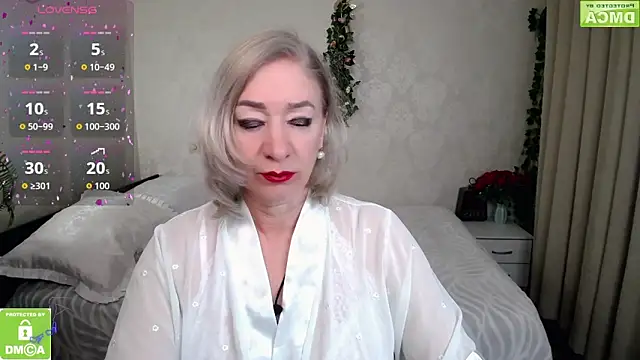 Snapshot of hunters_woman chatting on 04/24/26, 06:54 hunters woman online show from 04/24/26, 06:54