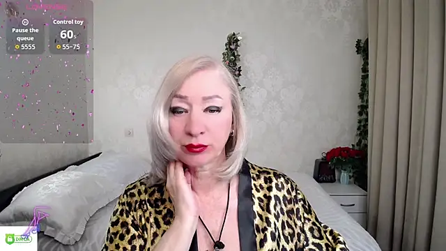 Snapshot of hunters_woman chatting on 05/11/26, 07:00 hunters woman online show from 05/11/26, 07:00