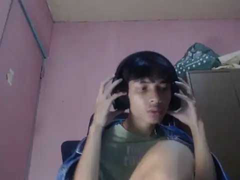 Snapshot of Kyoshi_19 chatting on 07/28/26, 03:43 Kyoshi 19 online show from 07/28/26, 03:43