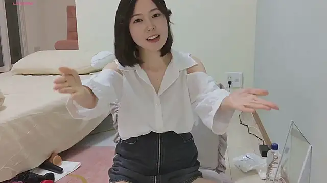 tsumugi 0721 online show from 11/12/25, 11:21