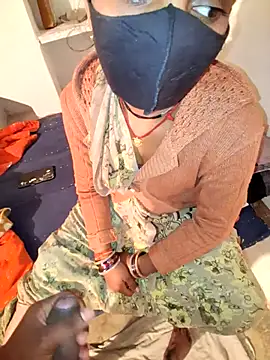 Snapshot of RAYI_Queen_3 chatting on 02/09/26, 03:27 RAYI Queen 3 online show from 02/09/26, 03:27