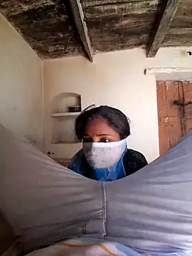 Snapshot of RAYI_Queen_3 chatting on 03/05/26, 08:10 RAYI Queen 3 online show from 03/05/26, 08:10