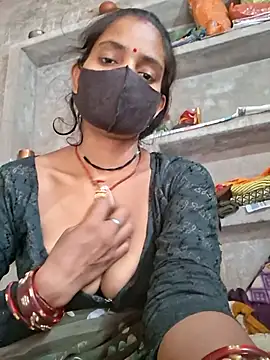 Snapshot of RAYI_Queen_3 chatting on 04/09/26, 05:29 RAYI Queen 3 online show from 04/09/26, 05:29