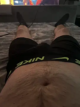 Snapshot of naughtycoupl98 chatting on 02/17/26, 04:24 naughtycoupl98 online show from 02/17/26, 04:24