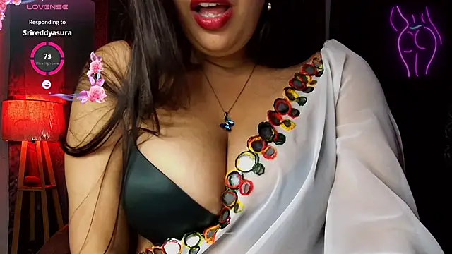 Snapshot of MissNasha chatting on 11/25/25, 01:16 MissNasha online show from 11/25/25, 01:16