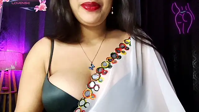 Snapshot of MissNasha chatting on 12/02/25, 01:11 MissNasha online show from 12/02/25, 01:11