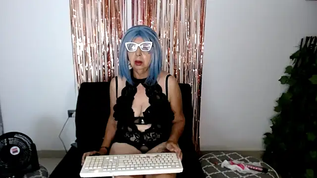 Snapshot of ruth_blue21 chatting on 04/20/26, 05:10 ruth blue21 online show from 04/20/26, 05:10