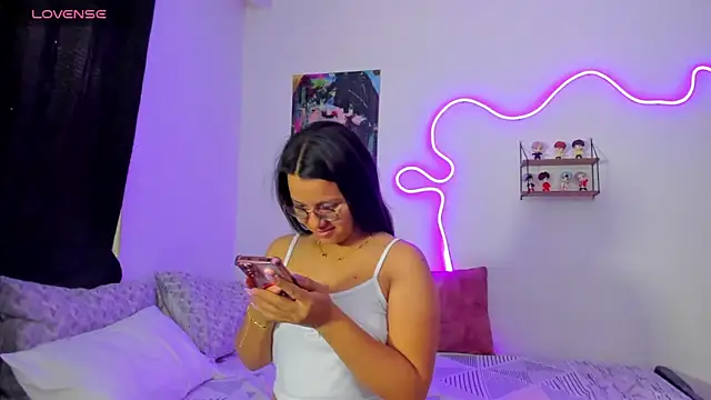 Snapshot of Dilan_and_Mia chatting on 01/06/26, 02:54 Dilan and Mia online show from 01/06/26, 02:54