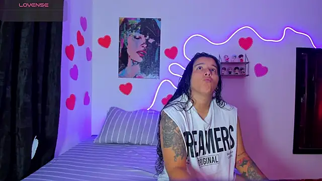 Snapshot of Dilan_and_Mia chatting on 02/27/26, 01:38 Dilan and Mia online show from 02/27/26, 01:38