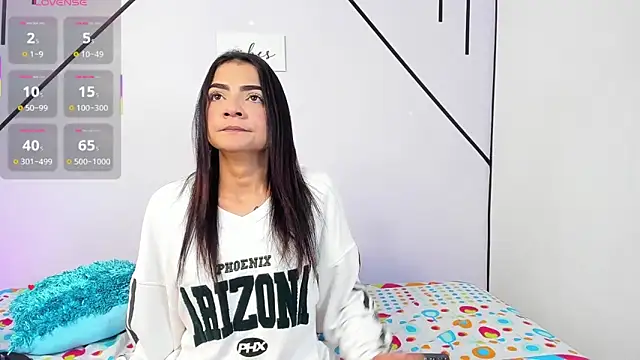 MiahCornell  online show from 12/03/25, 07:56