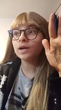 Snapshot of Aurora_blaack chatting on 11/13/25, 02:10 Aurora blaack online show from 11/13/25, 02:10