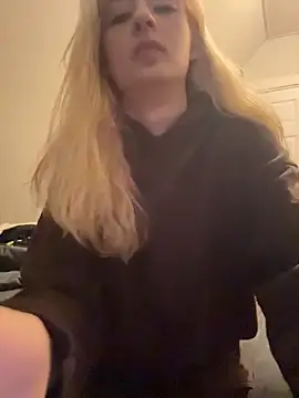 SeccySerena online show from 05/13/26, 04:48
