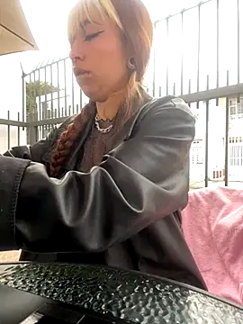 Sallem Pink online show from 11/24/25, 11:10