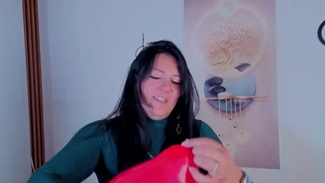 Snapshot of karla_valk1 chatting on 10/27/25, 03:38 karla valk1 online show from 10/27/25, 03:38