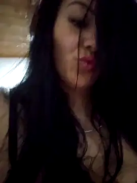 Snapshot of karla_valk1 chatting on 04/24/26, 11:18 karla valk1 online show from 04/24/26, 11:18