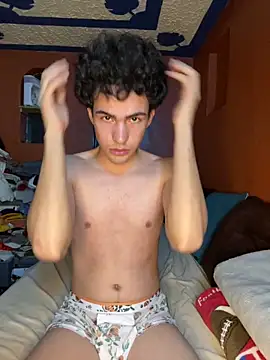 Snapshot of danloveo chatting on 12/18/25, 07:14 danloveo online show from 12/18/25, 07:14