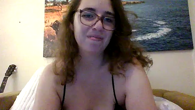 Snapshot of sweetsocalgirl chatting on 05/21/26, 02:40 sweetsocalgirl online show from 05/21/26, 02:40
