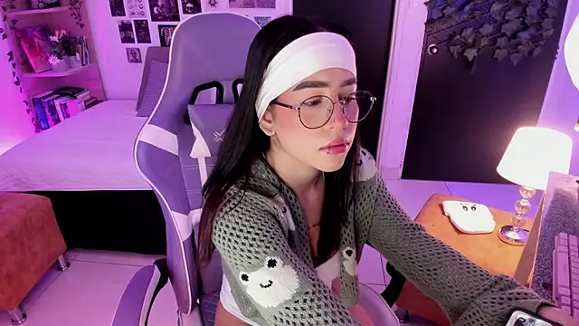 Liz rogers x online show from 11/20/25, 02:34