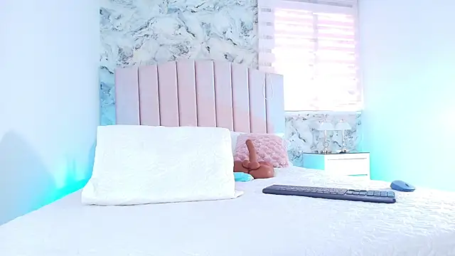 cataleya ebony  online show from 11/06/25, 07:15