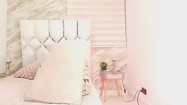 cataleya ebony  online show from 01/12/26, 03:01