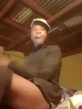 Snapshot of franceew chatting on 03/22/26, 10:35 franceew online show from 03/22/26, 10:35