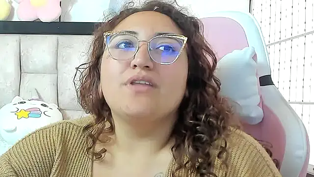 Snapshot of charlloteevans_X chatting on 09/17/25, 04:08 charlloteevans X online show from 09/17/25, 04:08