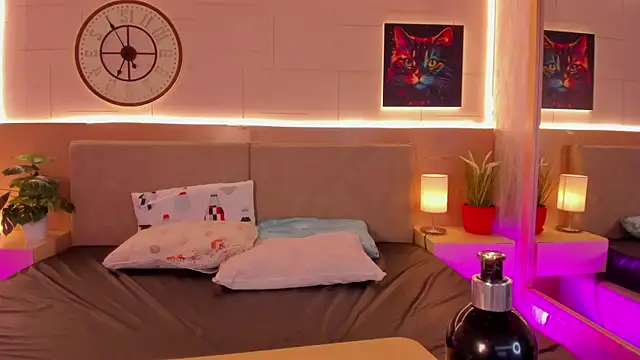 Snapshot of Meloddy_Rose chatting on 11/16/25, 10:37 Meloddy Rose online show from 11/16/25, 10:37