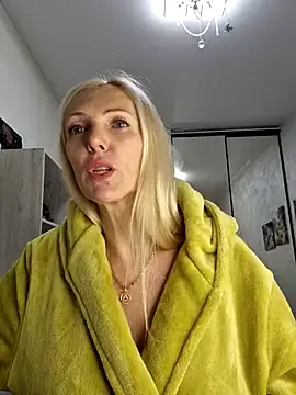 Monna online show from 11/05/25, 02:39