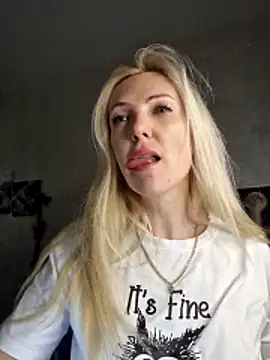 Snapshot of Monna chatting on 02/26/26, 06:40 Monna online show from 02/26/26, 06:40