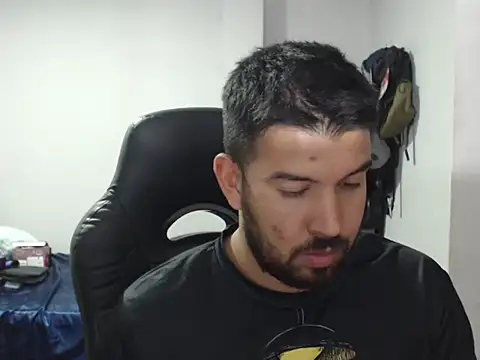 Axel11113 online show from 10/01/25, 02:17