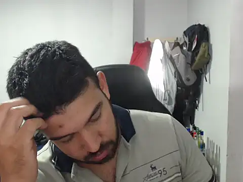 Axel11113 online show from 10/03/25, 03:36