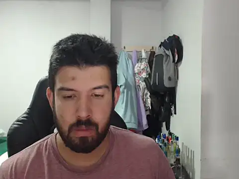 Axel11113 online show from 12/17/25, 01:44