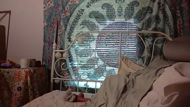 Snapshot of g0lden_are0las89 chatting on 09/10/25, 11:27 g0lden are0las89 online show from 09/10/25, 11:27