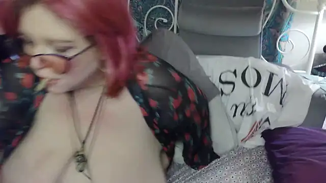 Snapshot of g0lden_are0las89 chatting on 12/01/25, 04:39 g0lden are0las89 online show from 12/01/25, 04:39