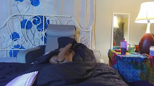 Snapshot of g0lden_are0las89 chatting on 02/16/26, 12:18 g0lden are0las89 online show from 02/16/26, 12:18