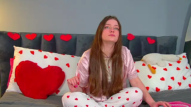 Snapshot of JessicaJewells chatting on 02/14/26, 06:43 JessicaJewells online show from 02/14/26, 06:43