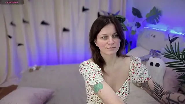 TinaMelt online show from 10/21/25, 06:52