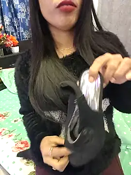 Snapshot of priya_26 chatting on 01/05/26, 08:12 priya 26 online show from 01/05/26, 08:12