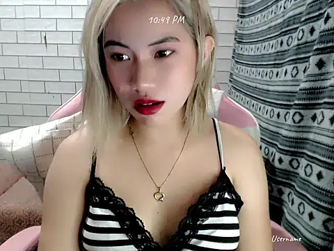 Rainea149 online show from 11/08/25, 02:50