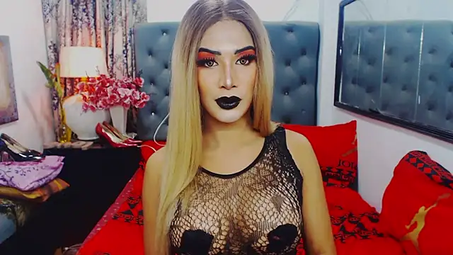 Snapshot of Mistress4fun chatting on 11/10/25, 08:57 Mistress4fun online show from 11/10/25, 08:57