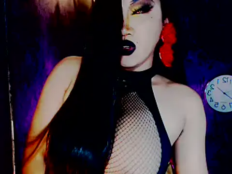 Snapshot of Mistress4fun chatting on 11/16/25, 05:40 Mistress4fun online show from 11/16/25, 05:40