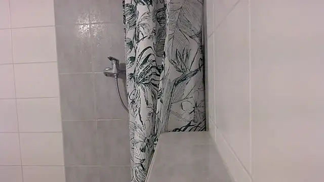 Snapshot of Hijuga chatting on 11/22/25, 09:52 Hijuga online show from 11/22/25, 09:52