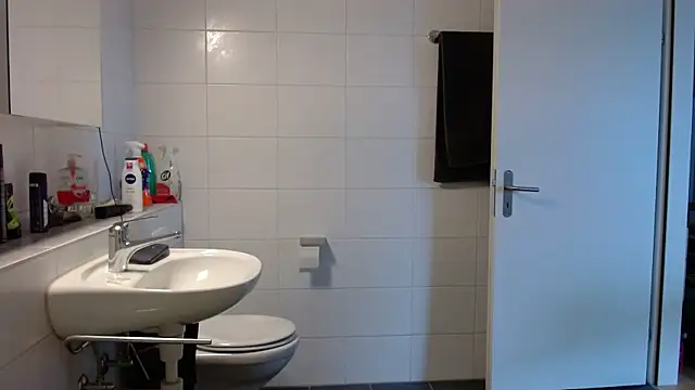 Snapshot of Hijuga chatting on 02/08/26, 09:23 Hijuga online show from 02/08/26, 09:23