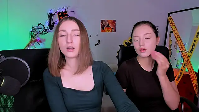 eva smiith  online show from 10/23/25, 06:13