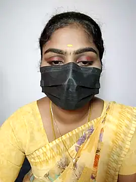 Snapshot of Tamil_Princess12 chatting on 10/02/25, 06:04 Tamil Princess12 online show from 10/02/25, 06:04