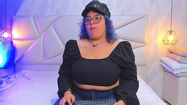 Snapshot of lulukawai16 chatting on 11/14/25, 07:12 lulukawai16 online show from 11/14/25, 07:12