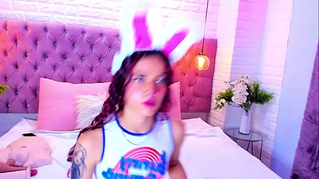 Snapshot of amber_sparkle chatting on 09/13/25, 12:38 amber sparkle online show from 09/13/25, 12:38